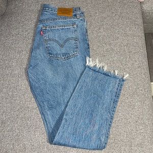 Aritzia Levi’s Wedgie Jeans